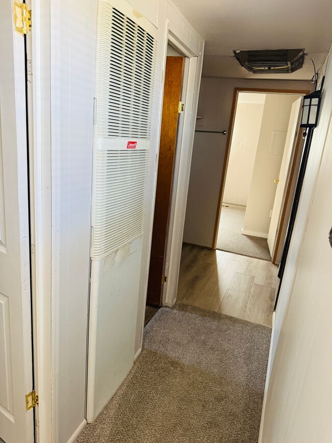 Building Photo - 2 Bedroom Just Remodeled Trailer in Billings Heights