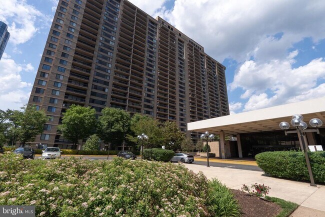 Building Photo - 3701 S George Mason Dr