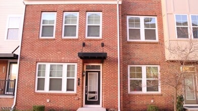 Building Photo - 6 Bond St