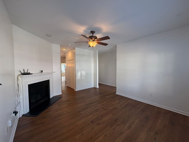 Building Photo - Charming 3/2.5 Easley Home Available Now!