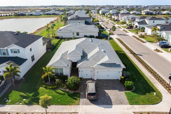 Building Photo - 17548 Canopy Ct