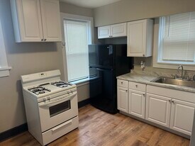 Building Photo - 4916 Winona Ave