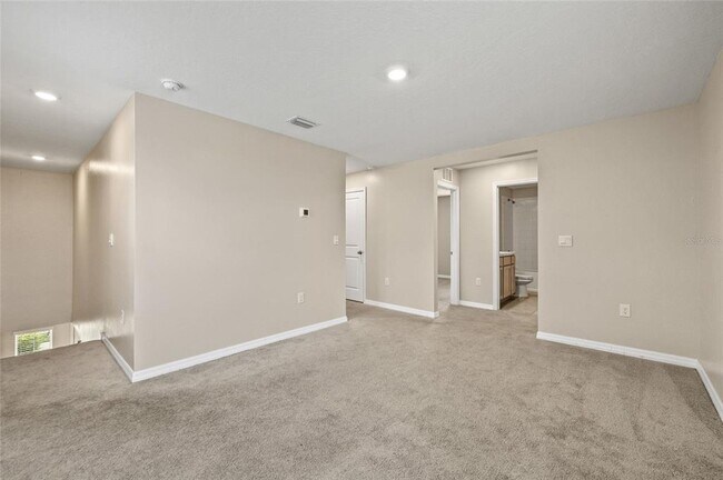 Building Photo - 16847 Delia St