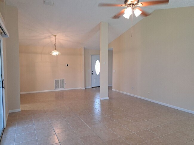 Building Photo - 7727 Betty Louise Dr