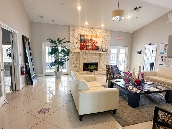 Building Photo - 12840 Vista Isles Dr