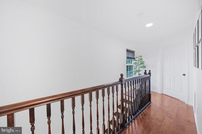 Building Photo - 48 High Meadows Dr