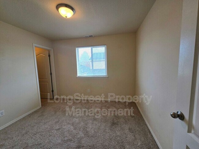 Building Photo - 4437 Creel Ave