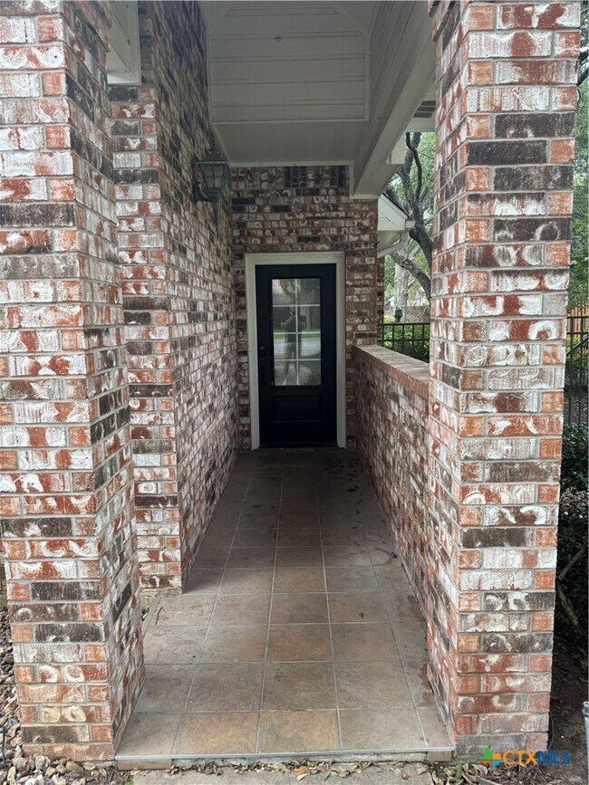 Building Photo - 222 Preston Hollow