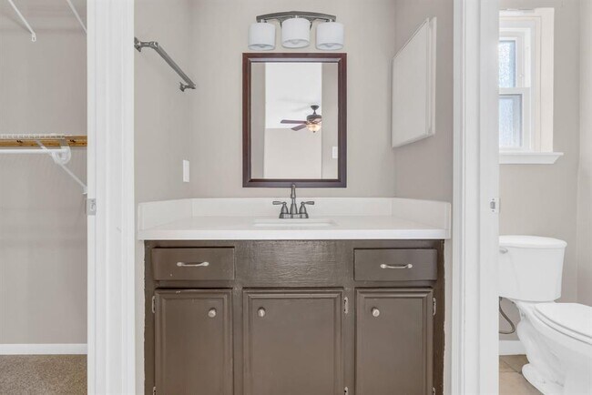 Building Photo - 22315 Walnut Valley Dr