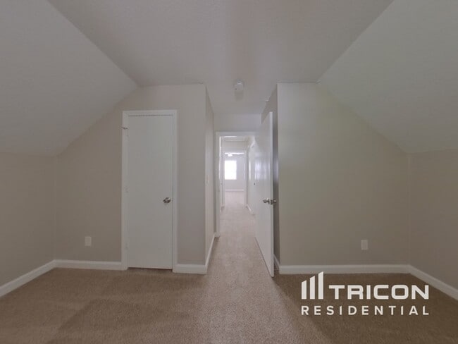 Building Photo - 8434 Barncliff Rd