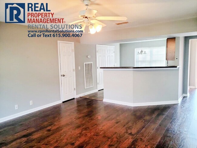 Building Photo - Great 3 bedroom townhome off S. Church!