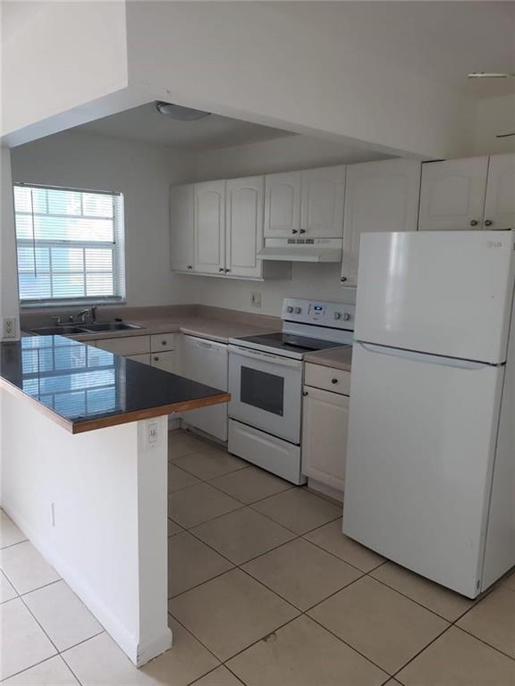 Building Photo - 4951 Wedgewood Way