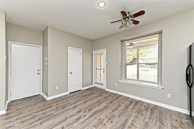 Building Photo - 1227 Cardigan St