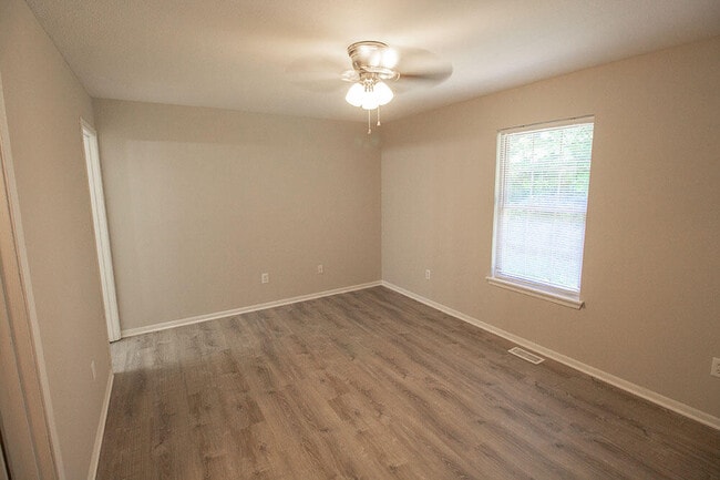 Building Photo - 1413 Greensboro Dr