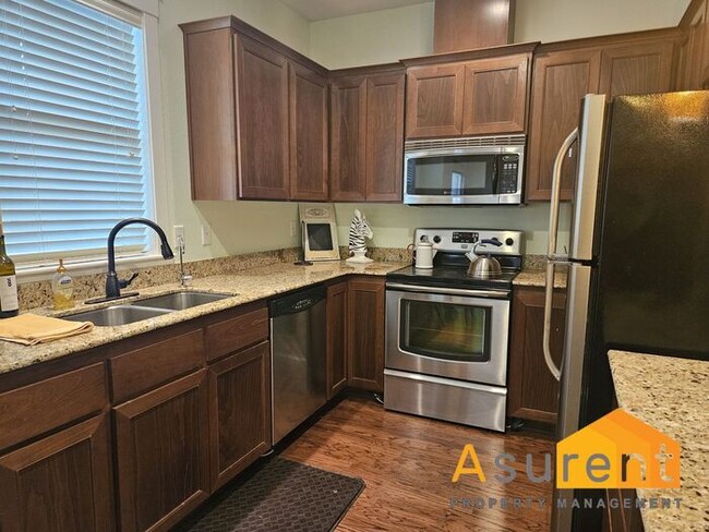 Building Photo - Furnished Rental In Jacksonville