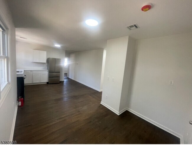 Building Photo - 298 Farrant Terrace