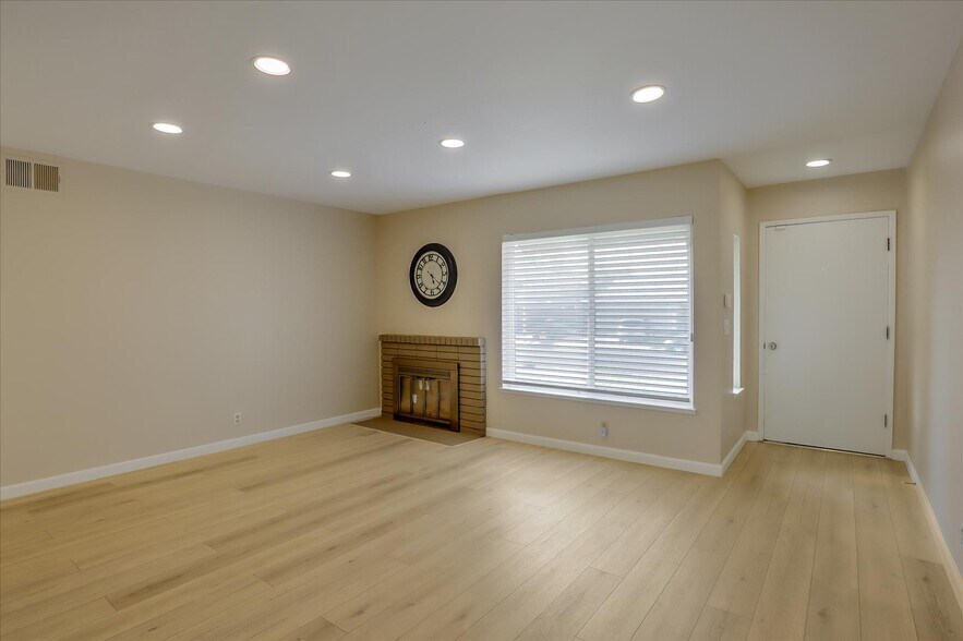Building Photo - 2916 Biddleford Dr