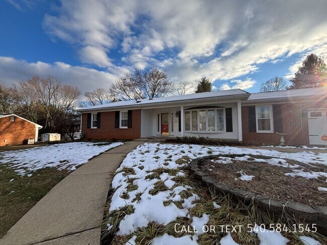 Building Photo - 136 Grimes St