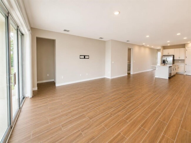Building Photo - 708 Griffon Ave
