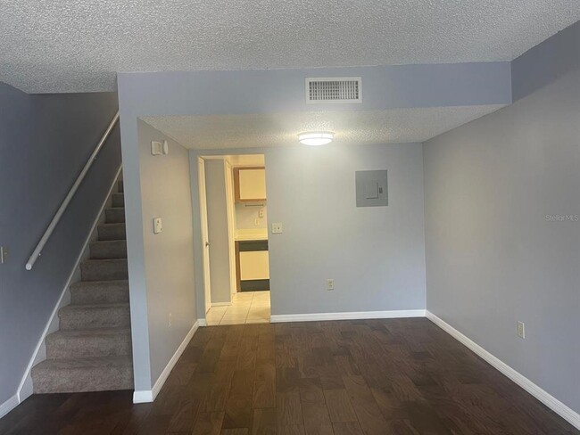 Building Photo - 4117 S Semoran Blvd