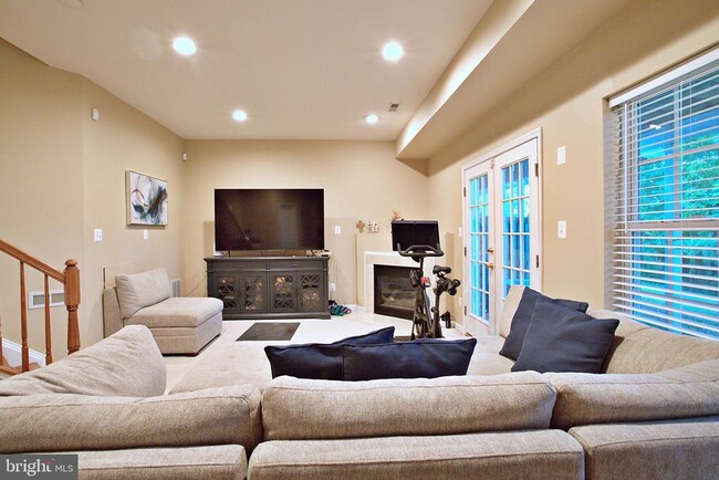 Building Photo - 14354 Verde Pl