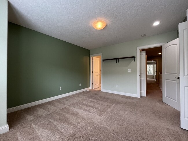 Building Photo - Modern Townhome Near OHSU with 3 Bedrooms Each with Private En-Suite Bath