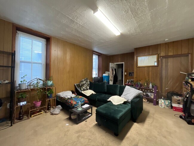 Building Photo - 29 2nd St