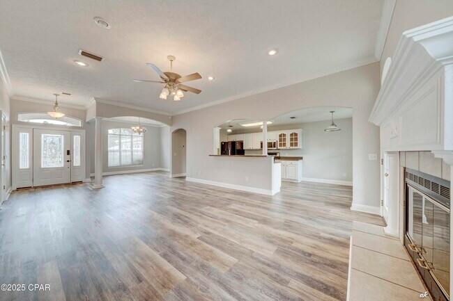 Building Photo - 415 Hidden Island Dr