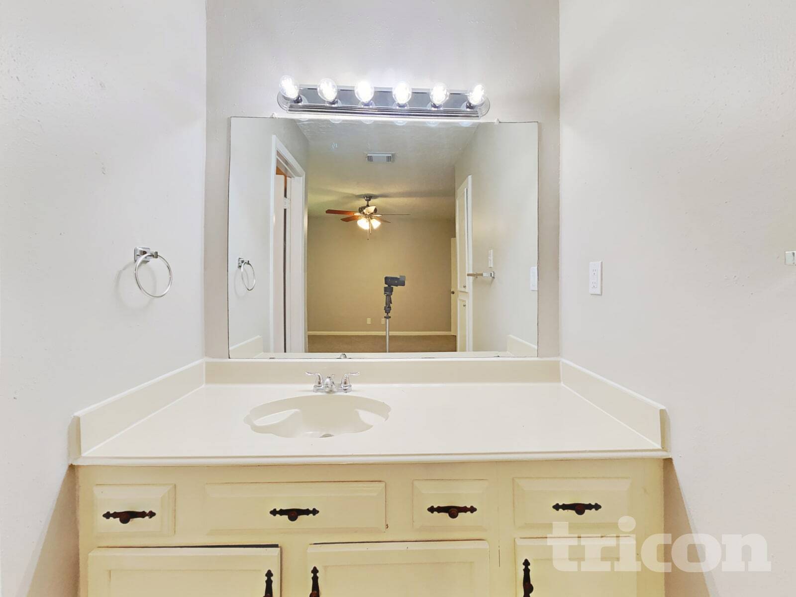 Building Photo - 13307 Venice Cir