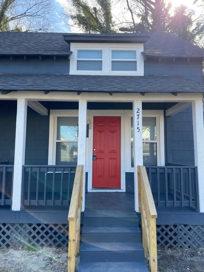 Building Photo - Freshly Renovated 2BR Duplex in the Heart of Portsmouth!