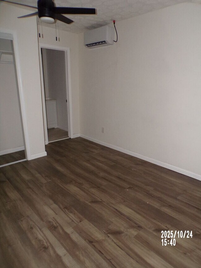 Building Photo - Fantastic redo