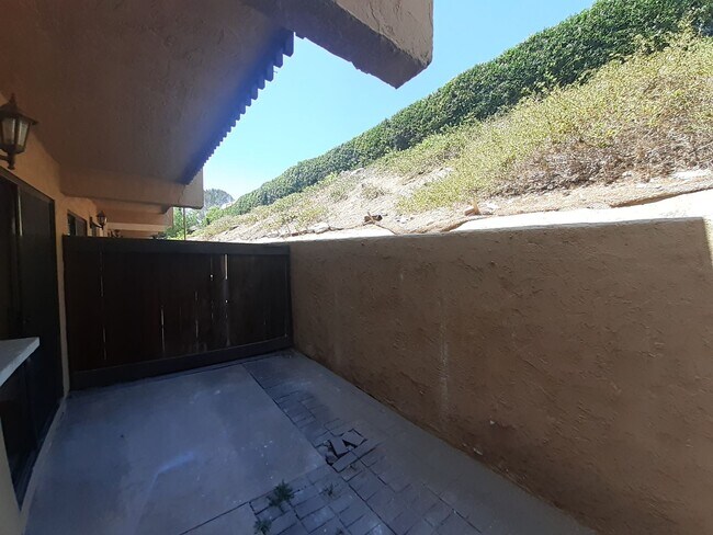 Building Photo - 10267 Black Mountain Rd