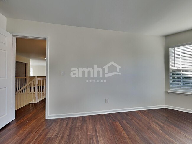 Building Photo - 7207 Tanners Creek Dr