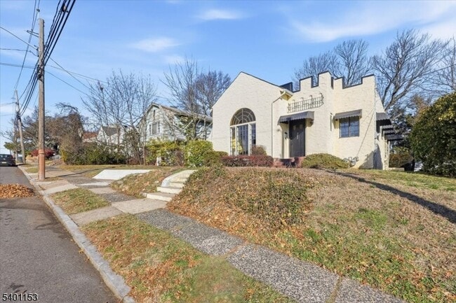 Building Photo - 283 Pasadena Ave