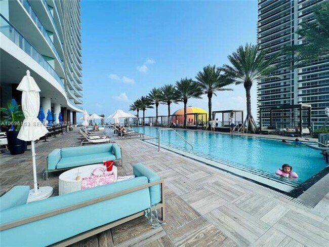 Building Photo - 4111 S Ocean Dr