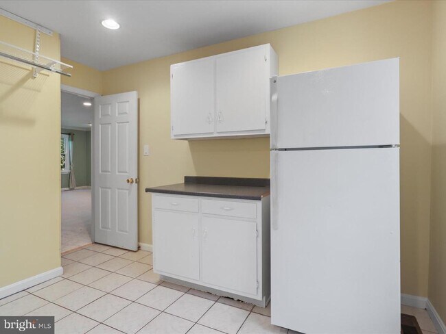 Building Photo - 10107 Minburn St