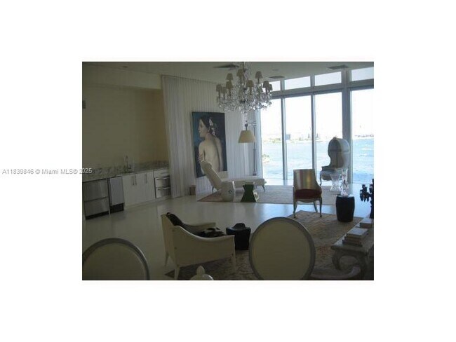 Building Photo - 465 Brickell Ave