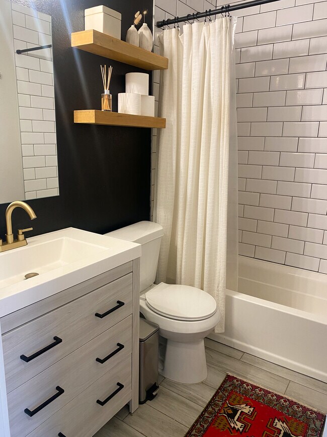 Building Photo - 3009 California St