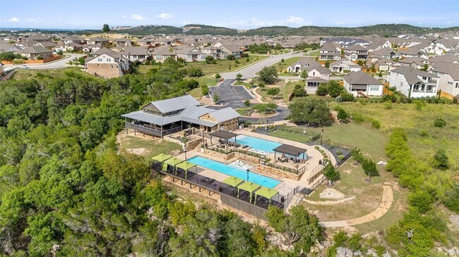 Building Photo - 6908 Empresa Dr