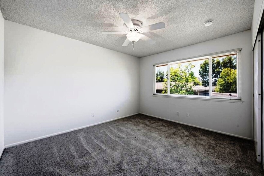 Building Photo - 28832 Conejo View Dr