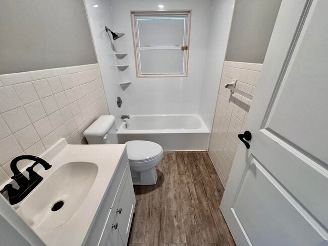 Building Photo - 1415 N Main St