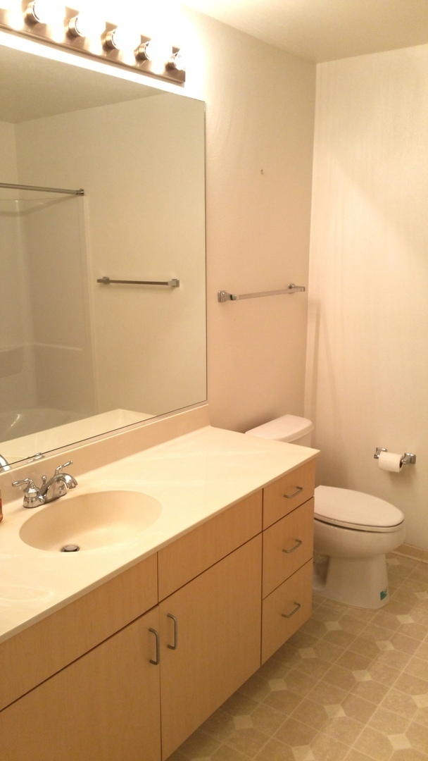 Building Photo - Comfortable Townhouse in Gated Mililani Co...