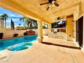 Building Photo - 10001 Coral Sands Dr