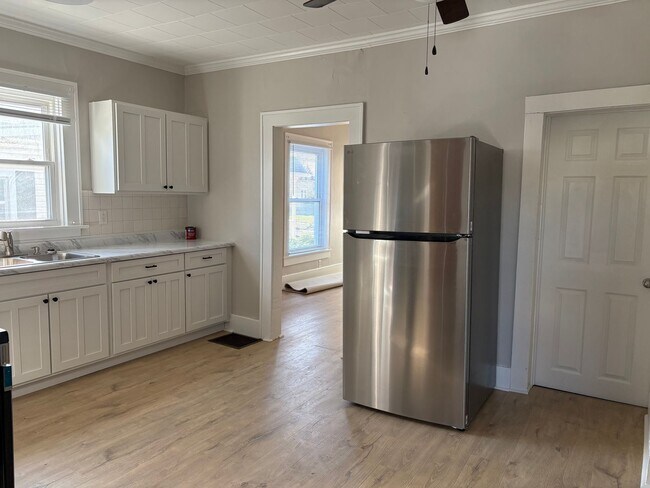 Building Photo - 574-576 E. Church St.