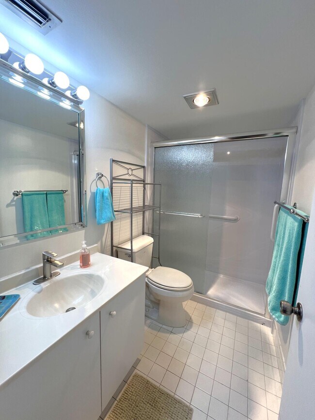 Building Photo - 3402 Bimini Ln