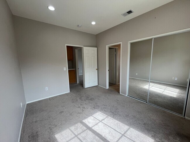 Building Photo - Available for Rent NOW Home in Encinitas!