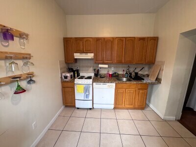 Building Photo - 24 Euston St