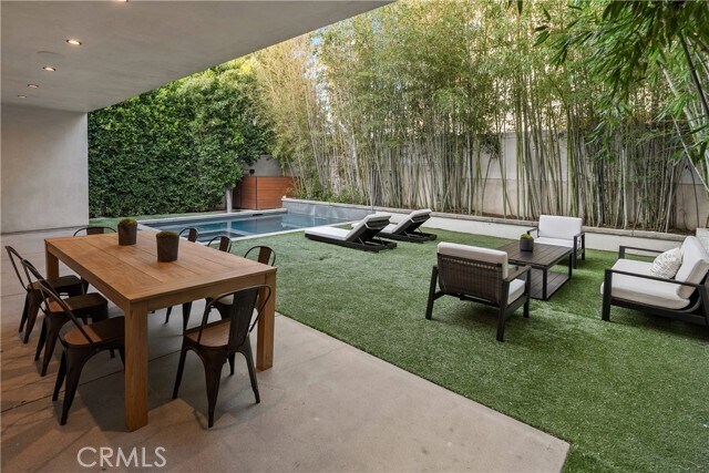 Building Photo - 4242 Vantage Ave