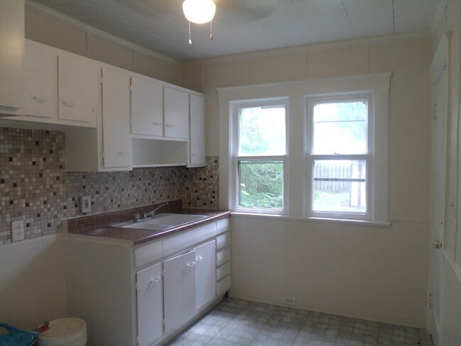 Building Photo - 1909 Treadway Ave