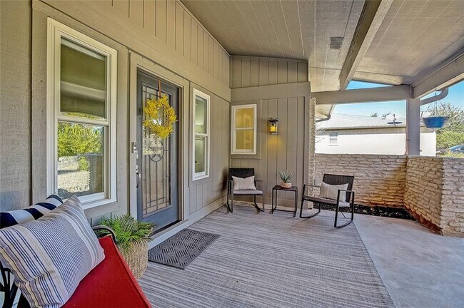 Building Photo - 20534 Highland Lake Dr